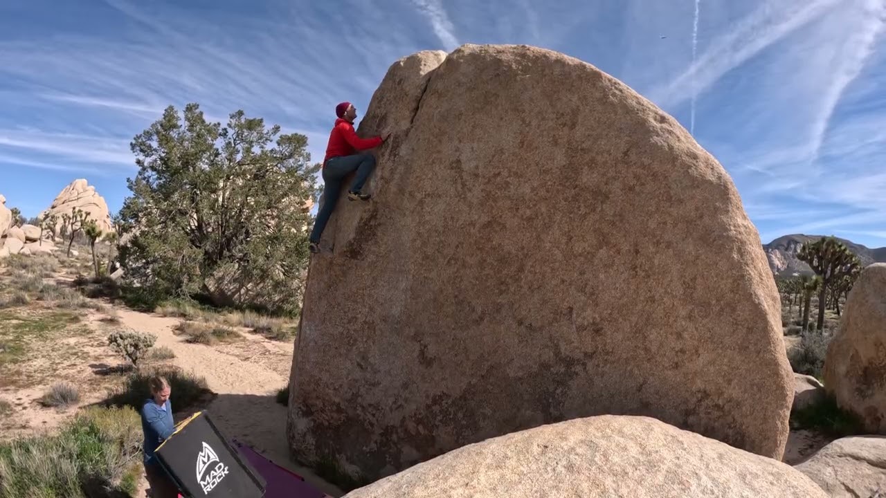 Joshua Tree Bouldering: “Real” Hidden Valley, Black Velvet Boulder, Classic Curl (V0)