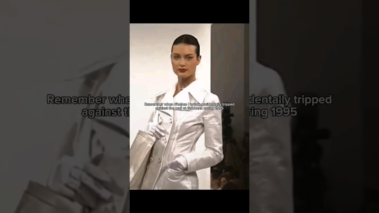 Shalom Harlow at Gabbana spring summer 1995✨️#shotrs #trending #fashion #runway #edit #model #shalom