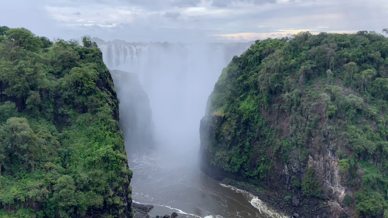 Crossing from Zambia into Zimbabwe