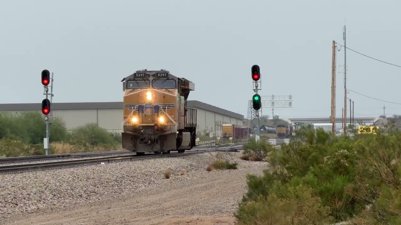 Rainy Christmas Eve Railfanning on the Lordsburg Sub.