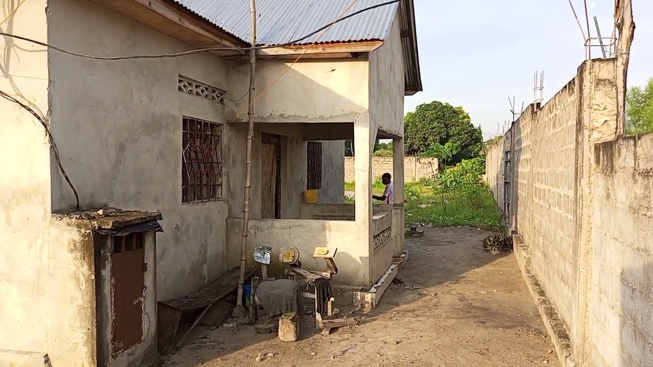 SOMBA LOPANGU NA NDAKU 20/15m 27000$ À DISCUTER NA KINKOLE +243901913341