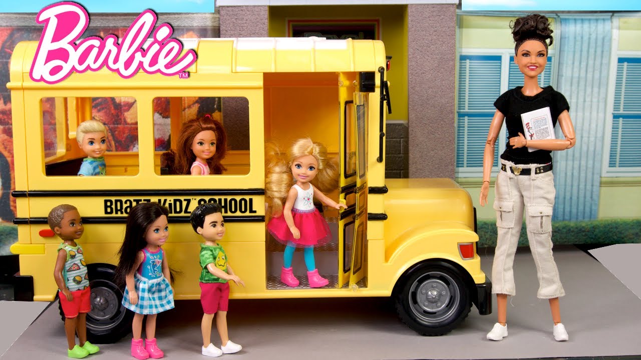 Barbie Doll Fun Field Trip to Space Center!