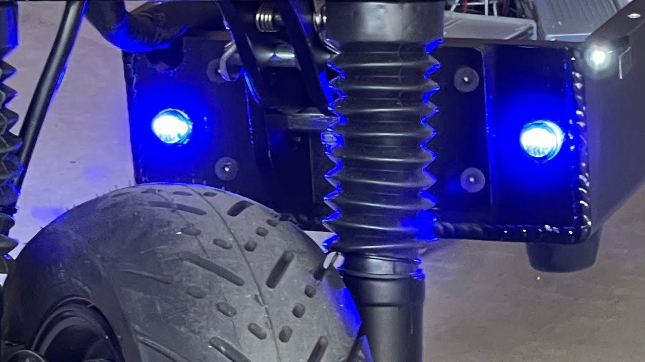Laotie Ti-30 running lights