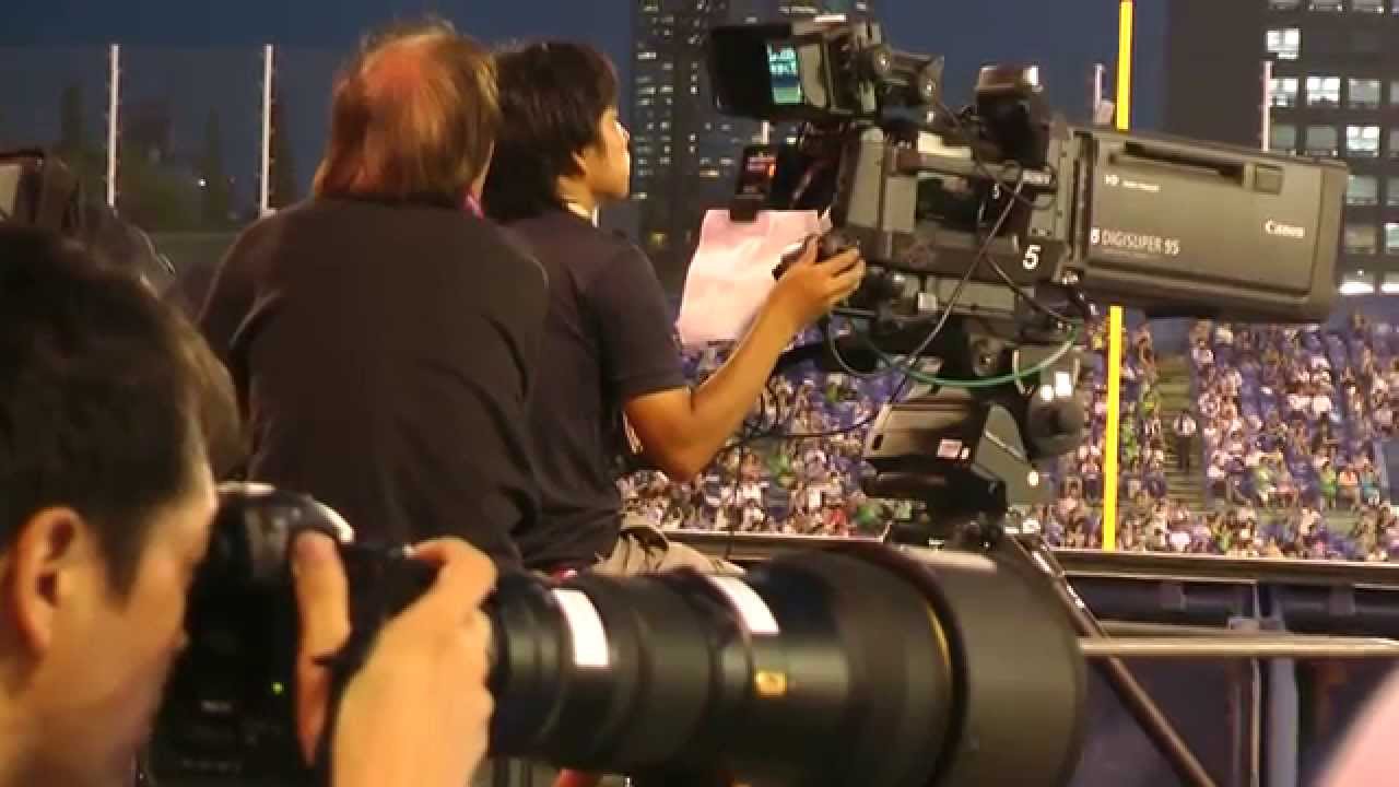 【巨人】プロの撮影機材 AF-S NIKKOR 600mm f/4E FL ED VR「スポーツカメラマン」ヤ×巨 @神宮 2014