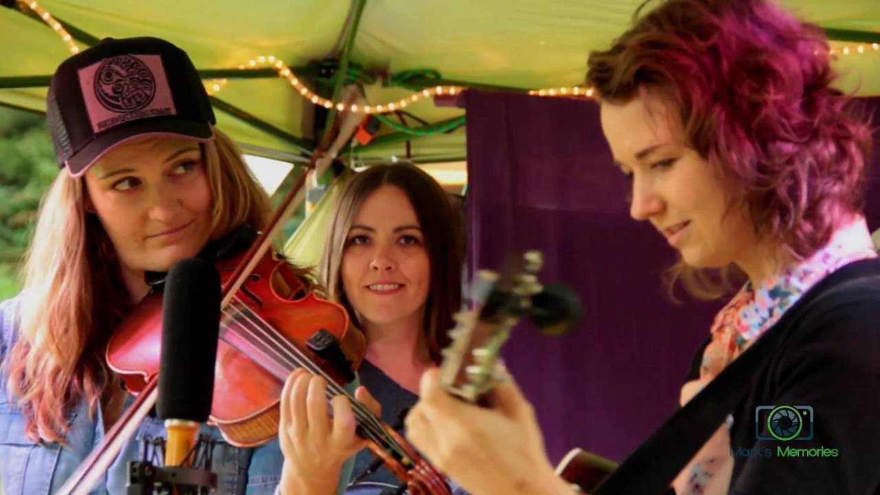 Della Mae  
