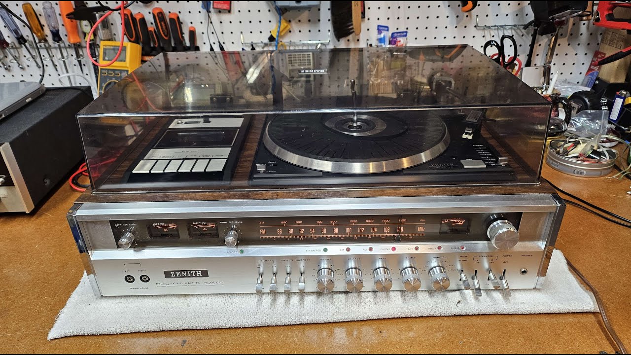 1980 Zenith IS-4071 Integrated Stereo frozen platter