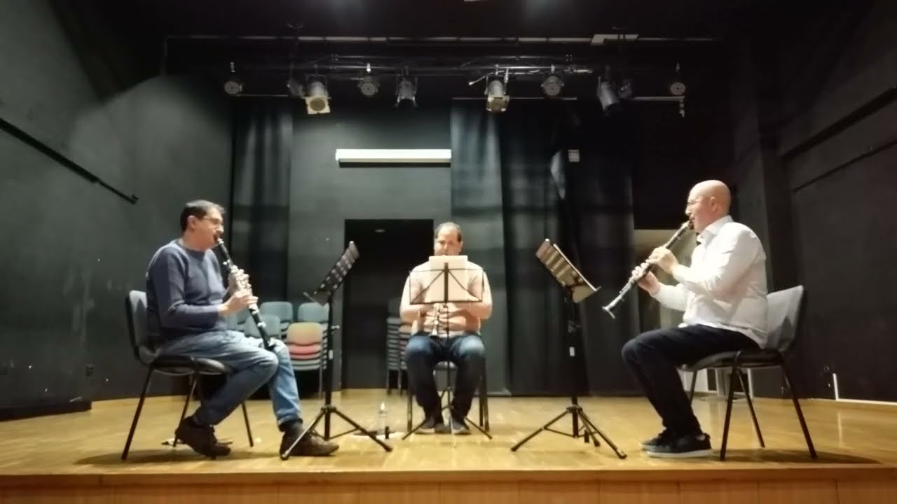 J. BOUFFIL, DEUXIEME TRIO EN RE para Clarinetes en sib (op.7 nº2): III- Minuetto-Allegro