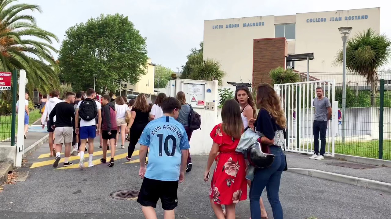 Bac 2019 : au lycée Malraux de Biarritz, les élèves de série ES découvrent leurs résultats