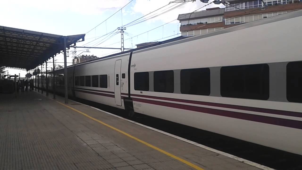 Uno de los últimos trenes por la via 1 de Palencia