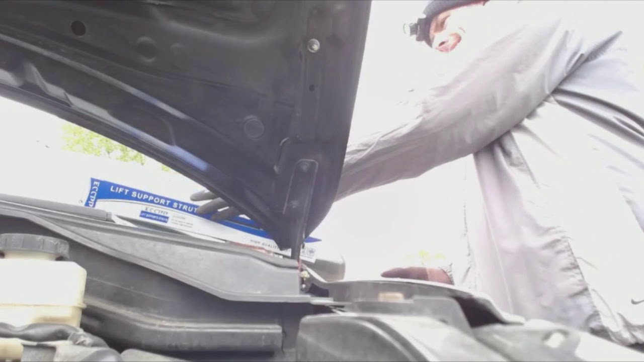 How to Replace Hood Lift Support Struts on Nissan Murano