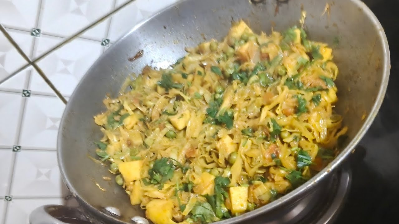 Habibi Kitchen is live Patta gobhi matar ki recipe 😋
