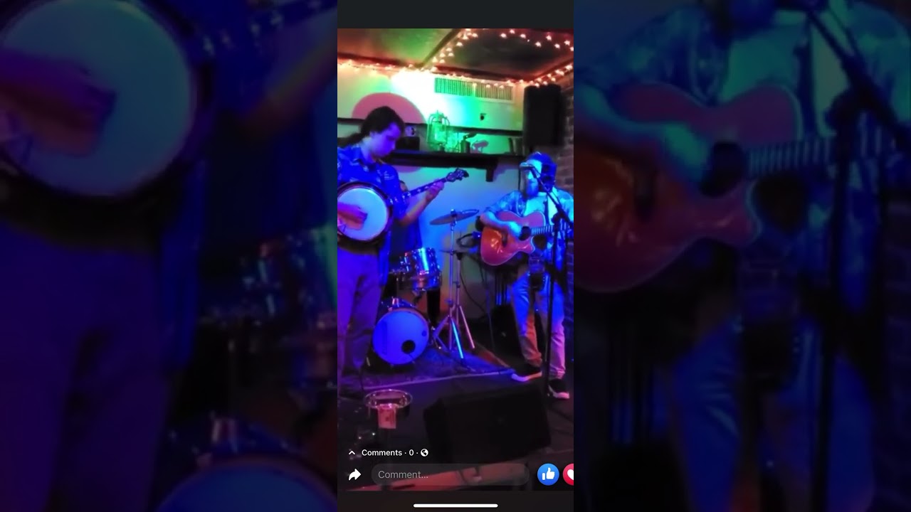 Dylan James on banjo @ Paddy Reilly’s Music Bar NYC