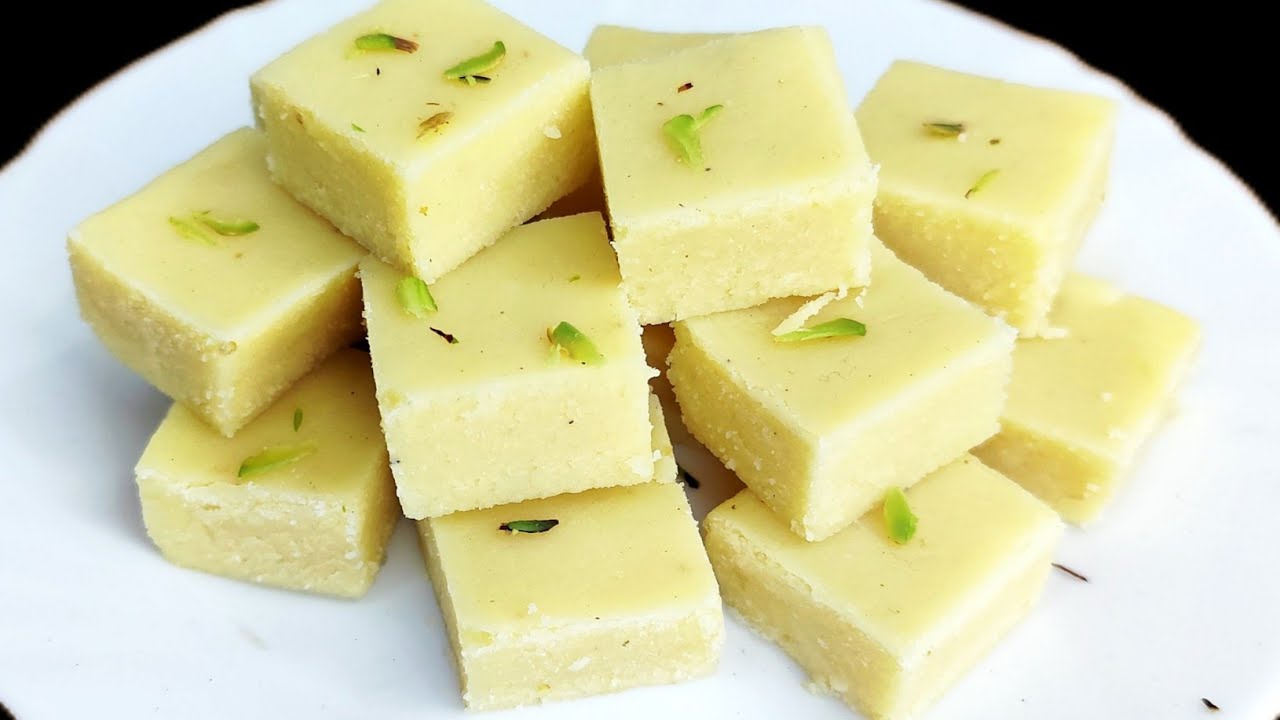 घर में रखे सिर्फ दूध से बनाएं हलवाई जैसी सॉफ्ट और स्वादिष्ट व्हाइट बर्फी | Barfi Recipe | Soni