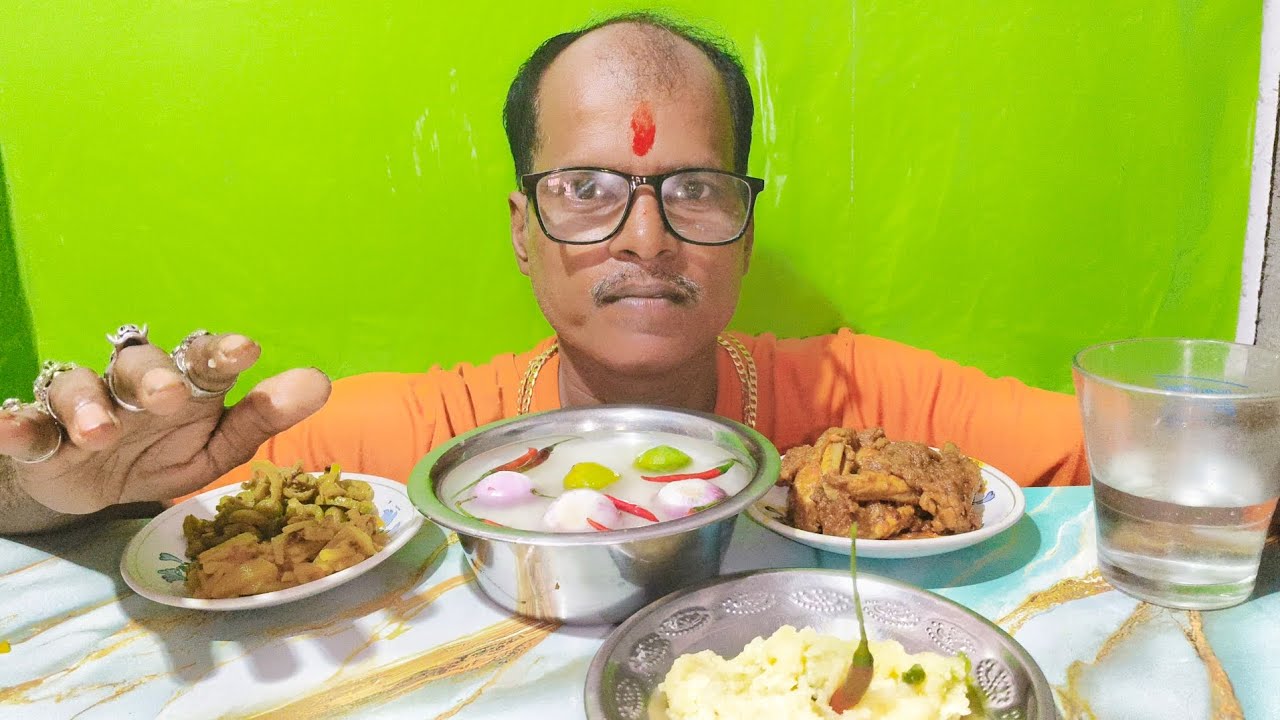 গরমকালের স্পেশাল পান্তা ভাত সঙ্গে আলু মাখা আলু ভাজা কষা মাংস পিঁয়াজ লঙ্কা eating Challenge