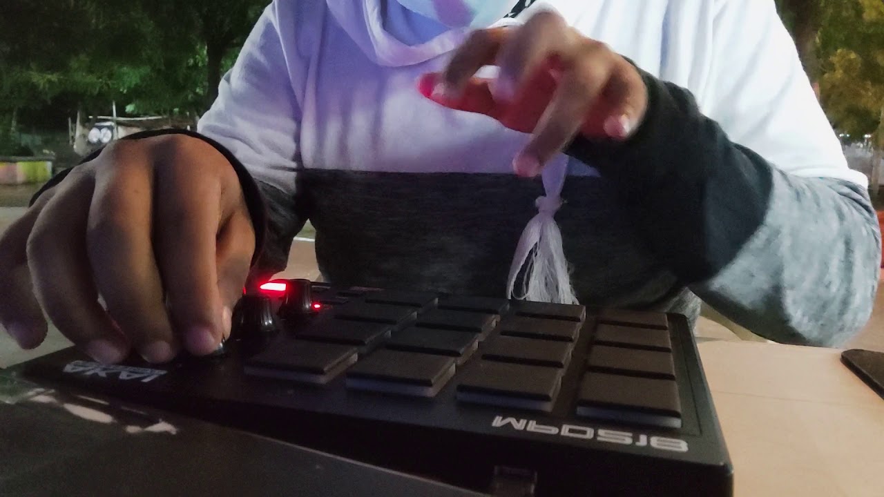 AKAI MPD 218 #2