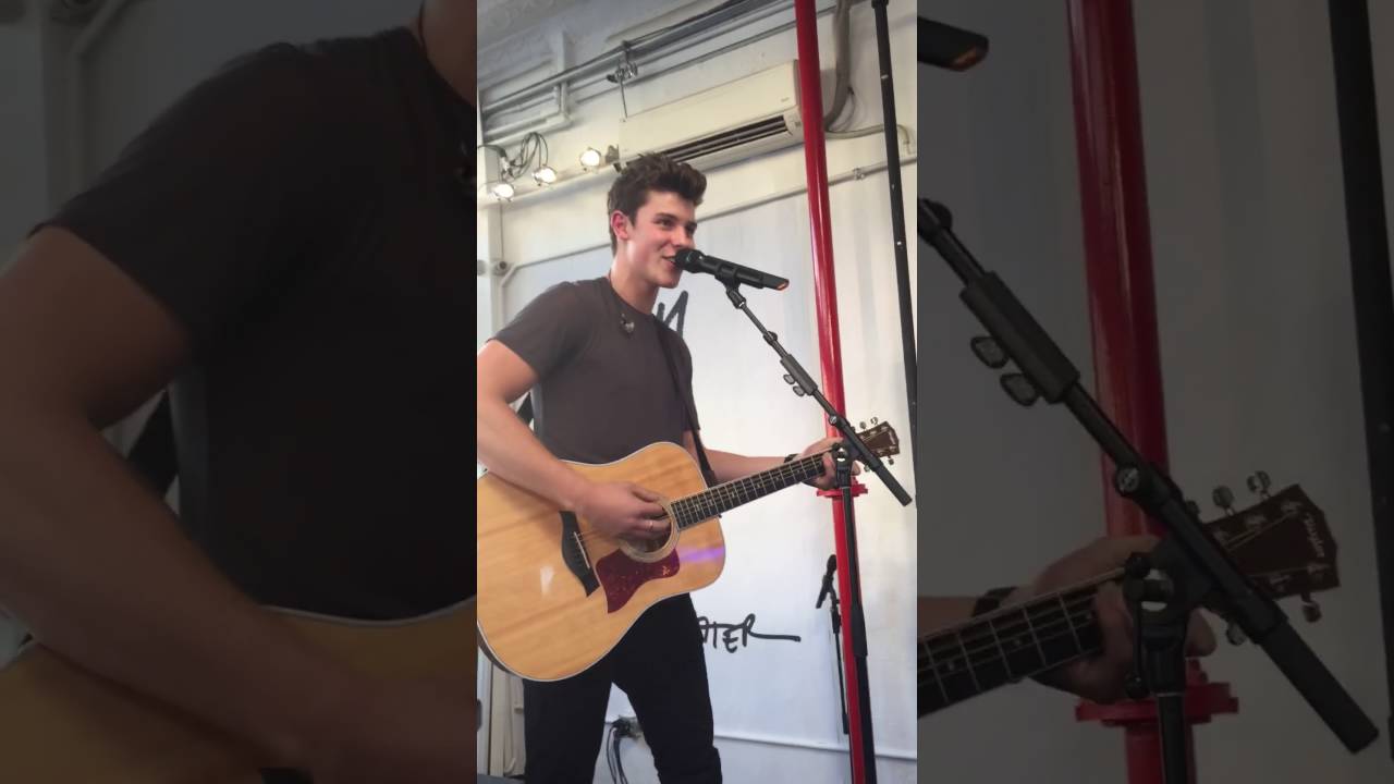 Stitches - Shawn Mendes live Popup Shop NYC #IlluminateEvents