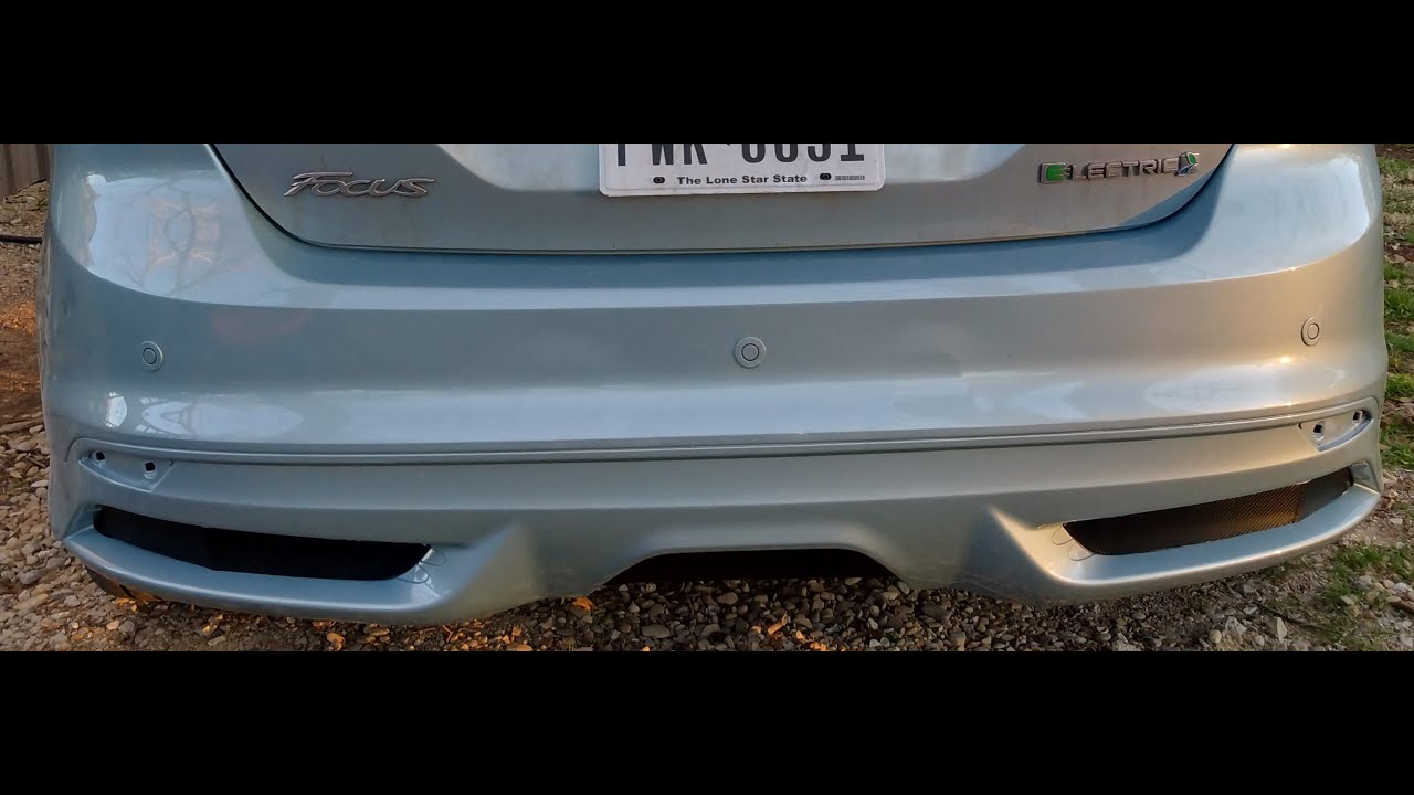 Focus ST bumper cover installed on Focus Electric