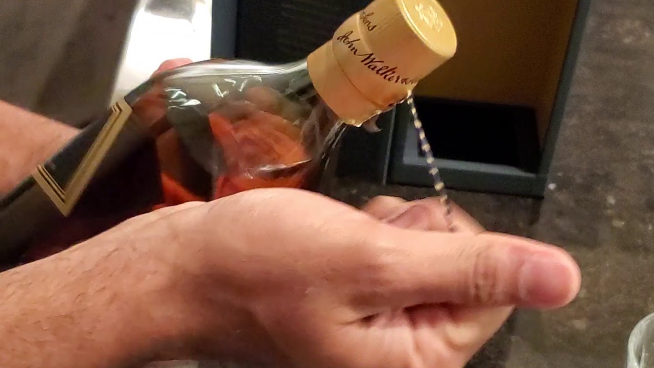 Unboxing Johnnie Walker Blue Label