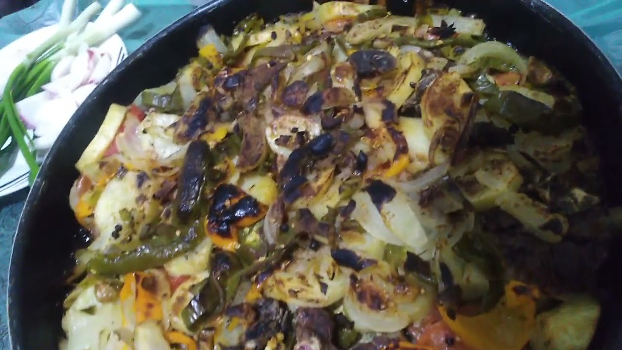 صينية اللحمة بالبطاطس جاهزة للأكل