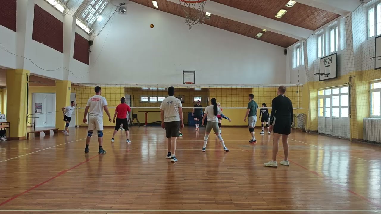 Rekreativna odbojka gradjevinska škola Branko Žeželj 