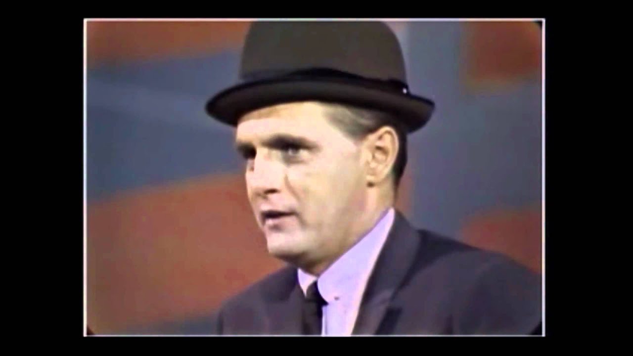 The Dean Martin Show: The Toupee Skit
