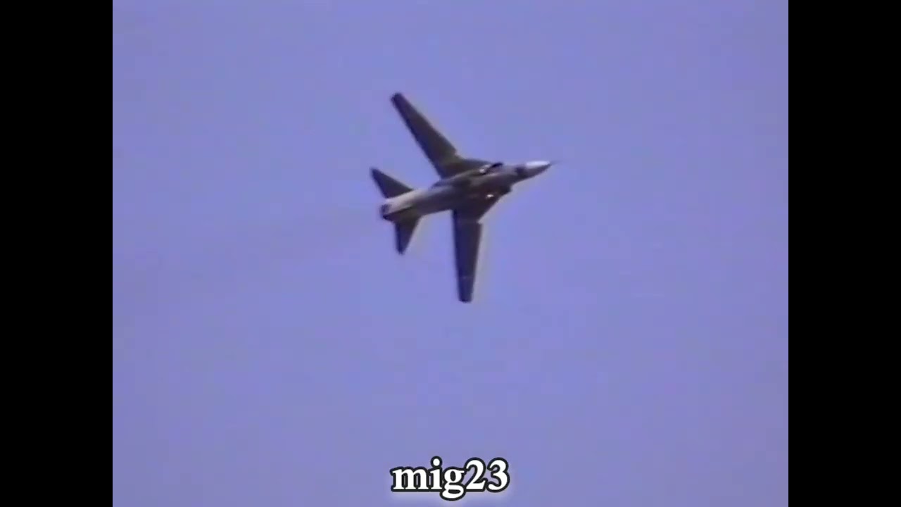 طائرة ميغ ٢٣ عرض جوي رائع A MiG-23 aircraft performing a spectacular air show