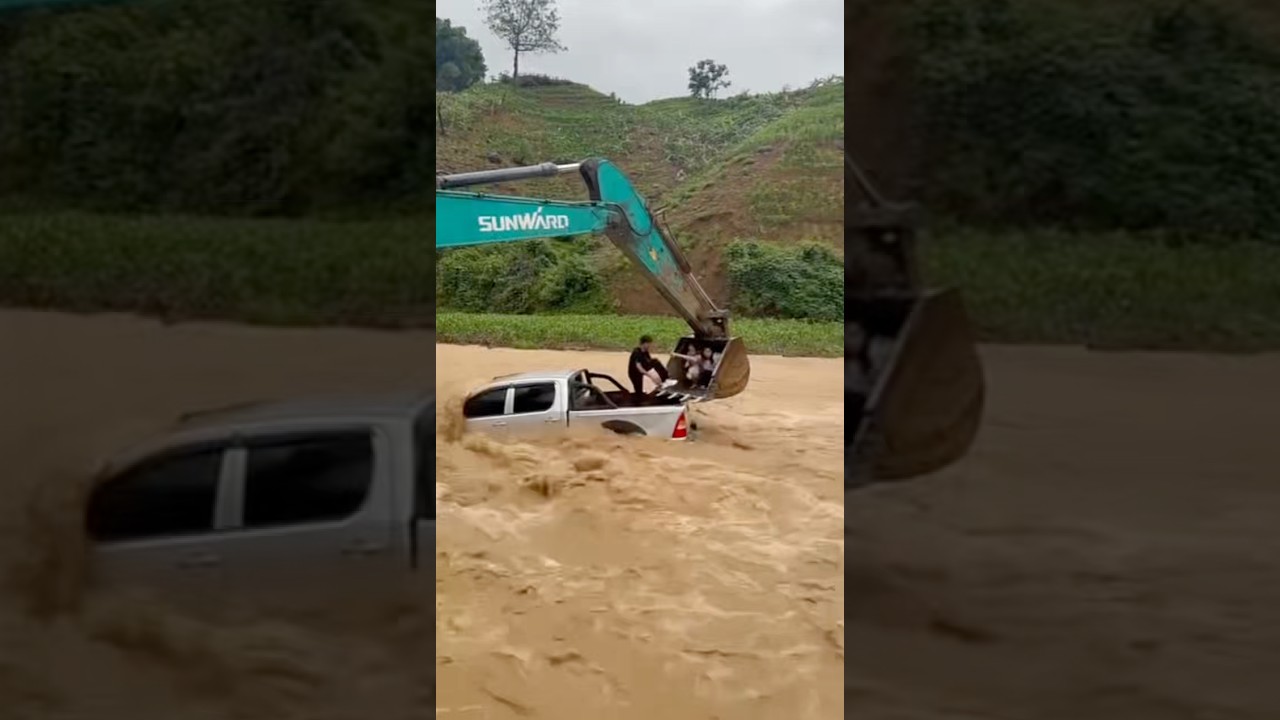 Daring Excavator Rescue: Saving Trapped People From a Raging Flash Flood #amazing #wow