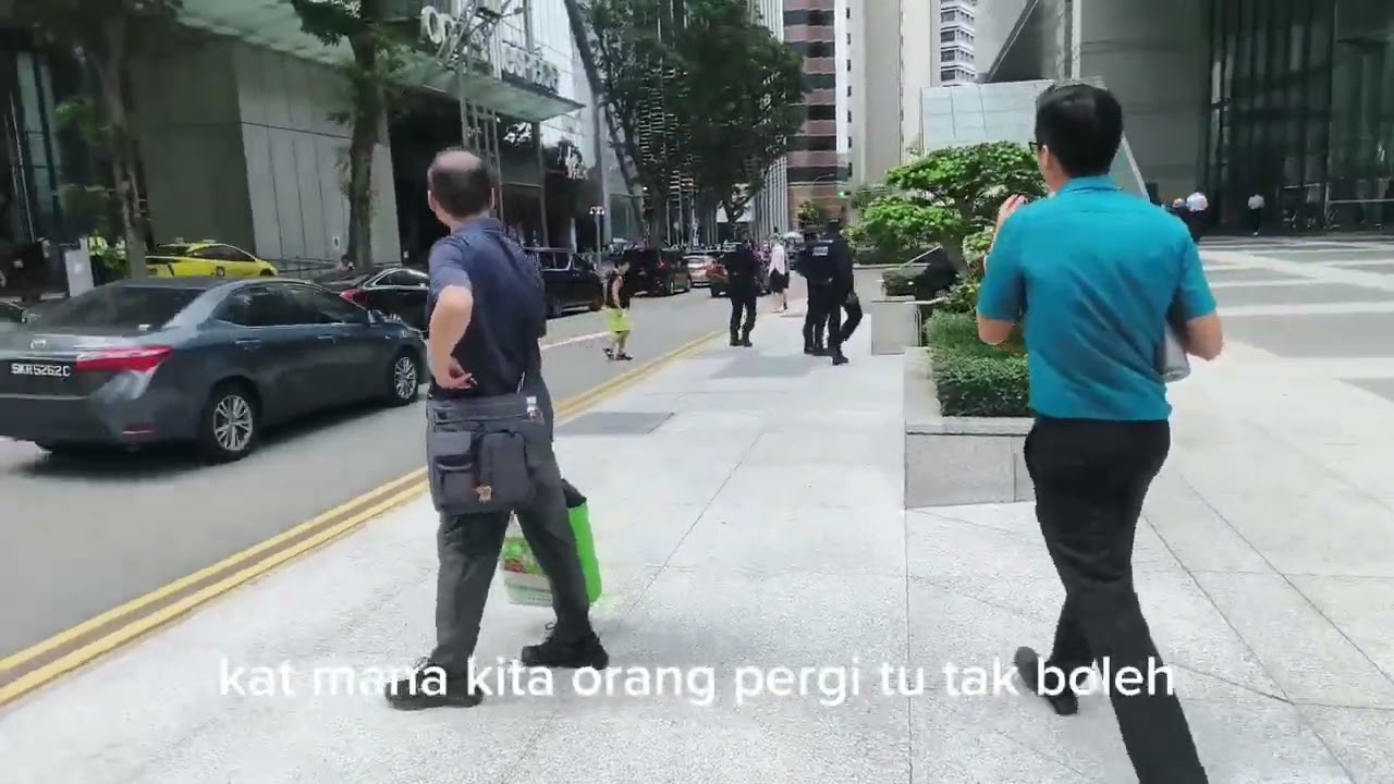 Orang-orang pada sibuk sendiri 🤑#travel #jalanyangjauhjanganlupapulang 