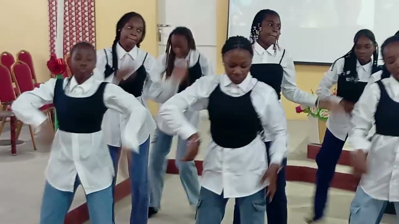 J-cerf Dance à La Semaine De La Jeunesse - 5ème Jour 