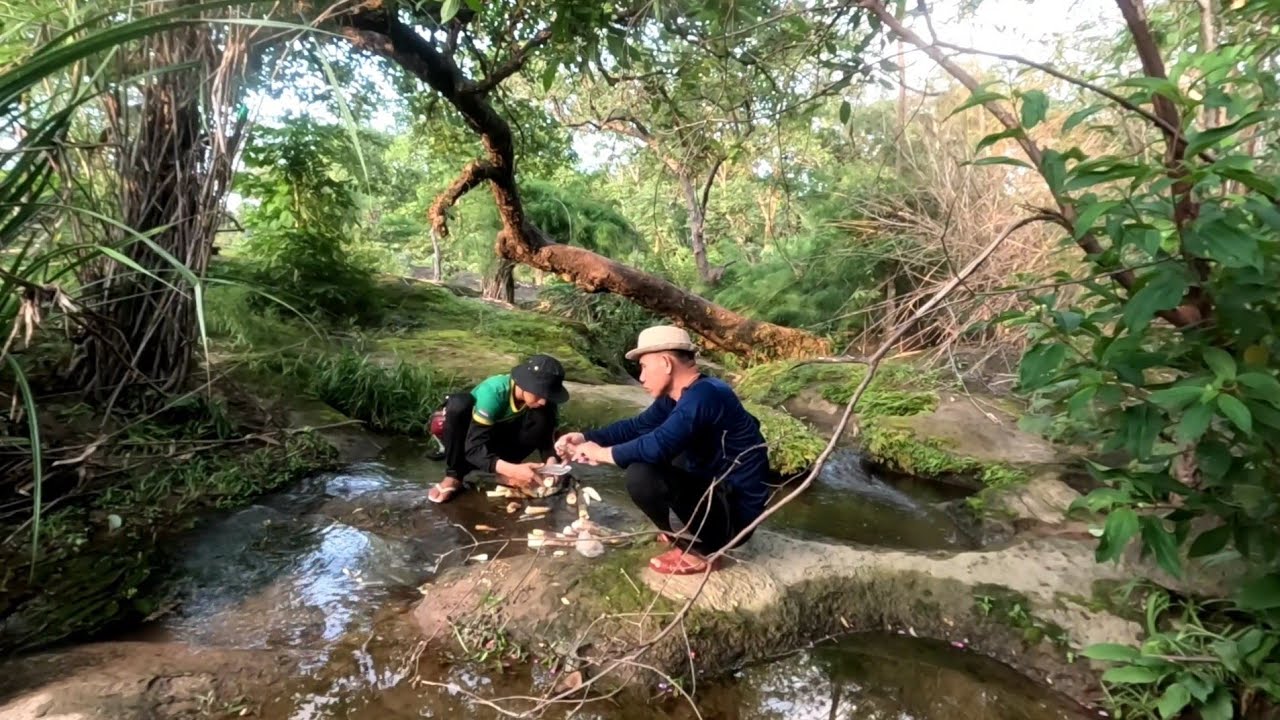 ພານ້ອງໝາຫາເລາະປ່າ//พาน้องหมาเลาะป่า Dong Una