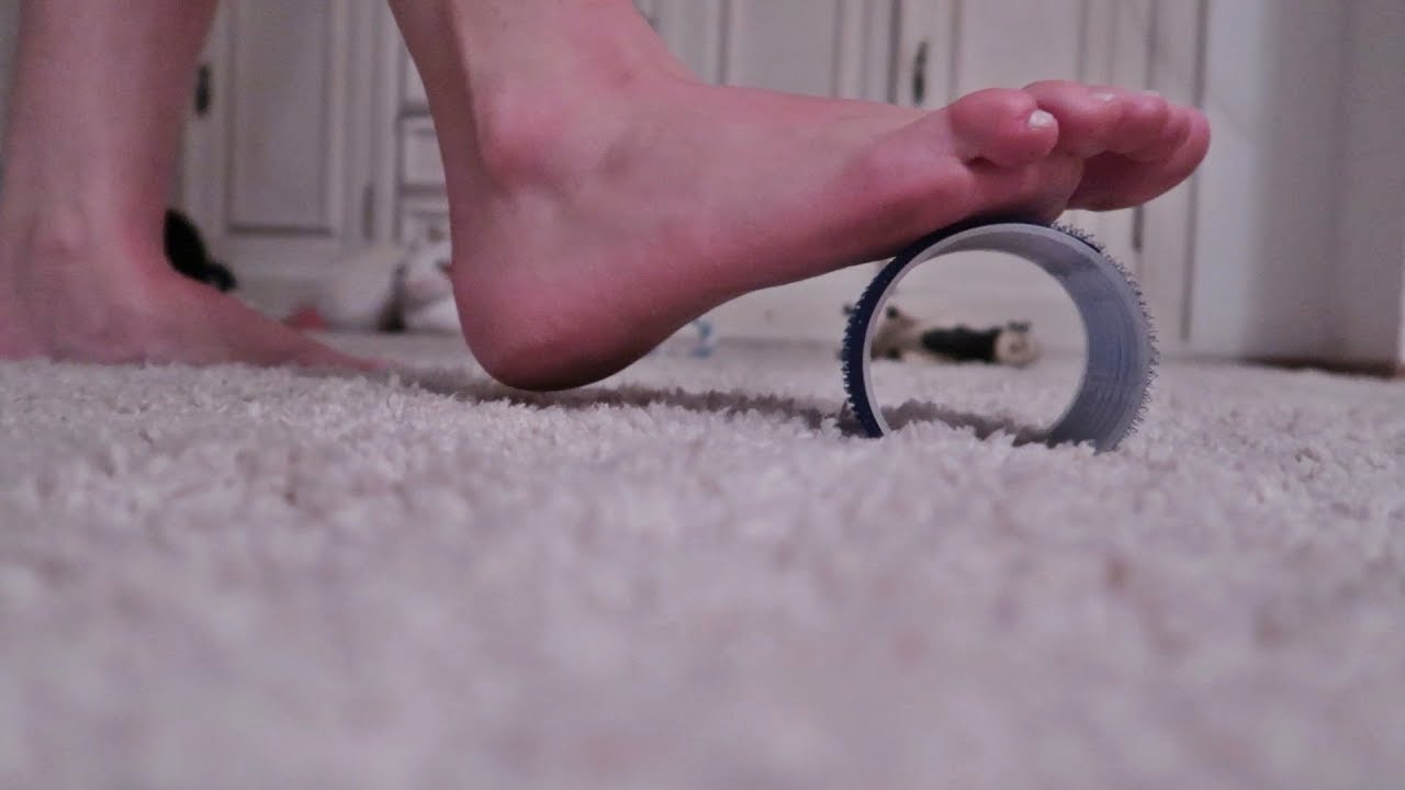 ASMR ESMAGANDO OBJETOS COM OS P&Eacute;S!