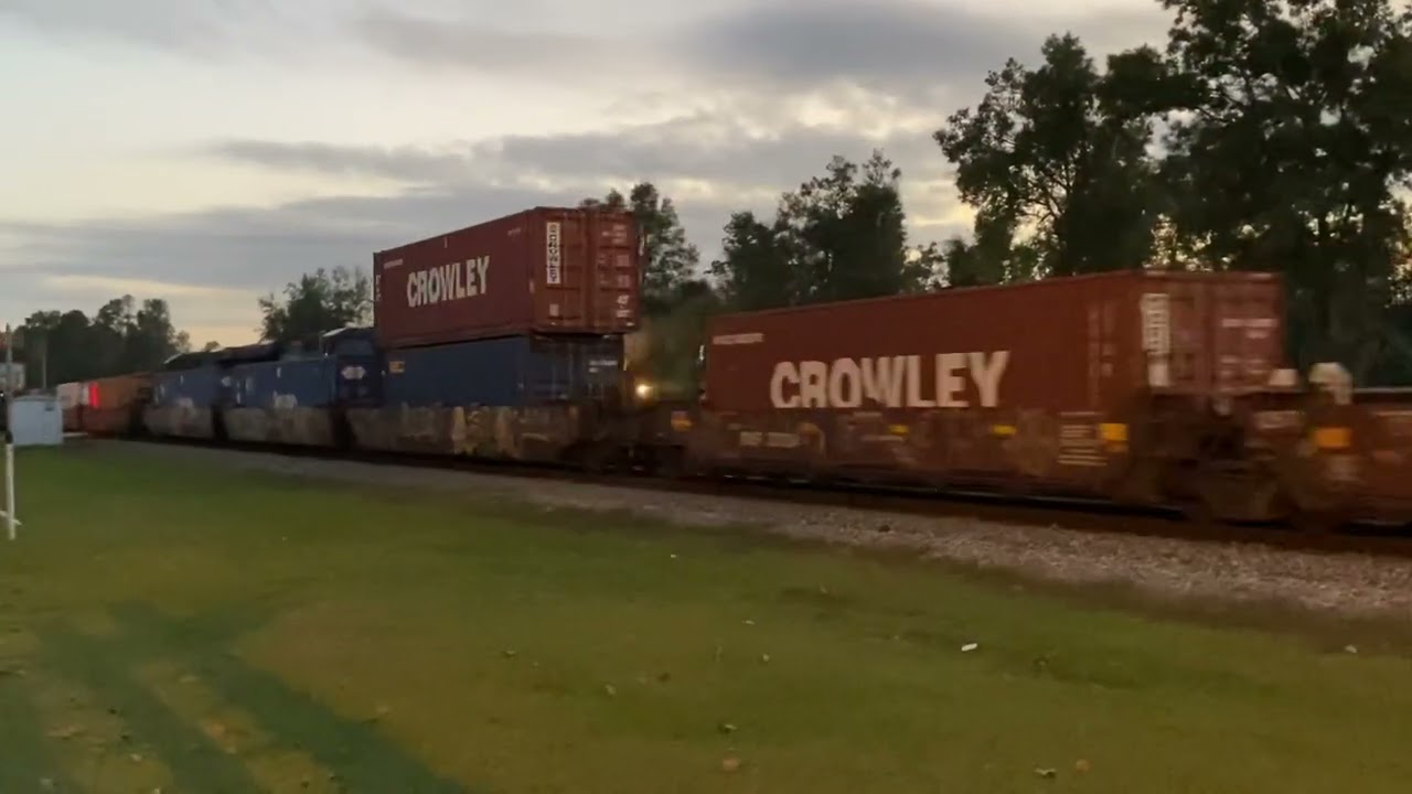 Southbound CSX Intermodal Train through Folkston, GA (11/21/2021).
