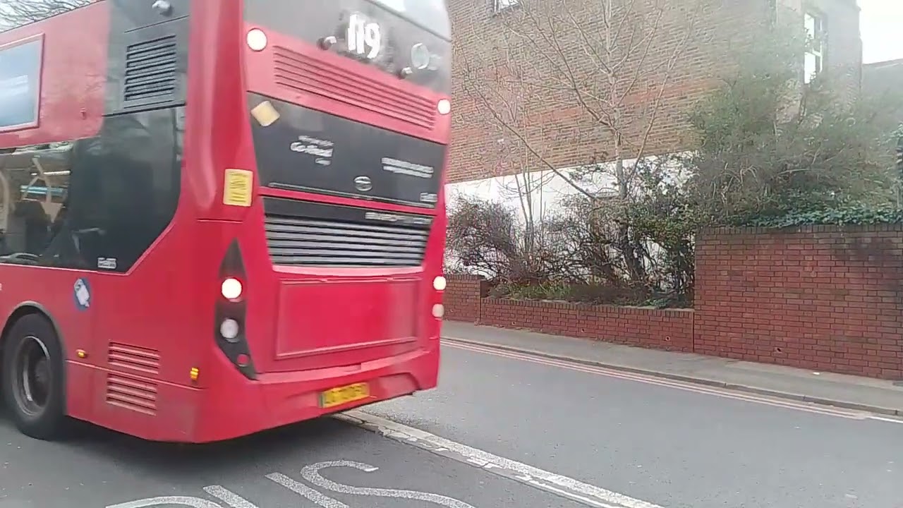 GAL Ee93 On Bus Route 119 & SLN 80409 On Bus Route SL3 (Spot)