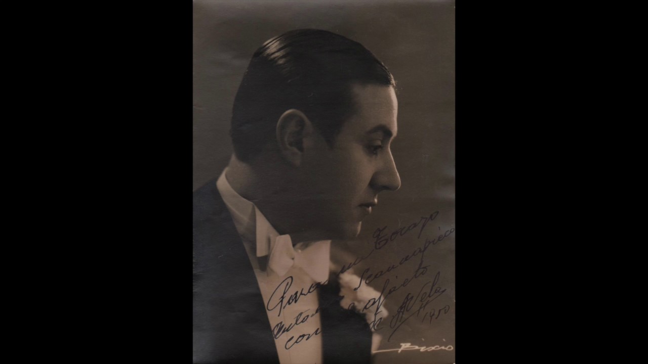 Antonio Vela, tenor.