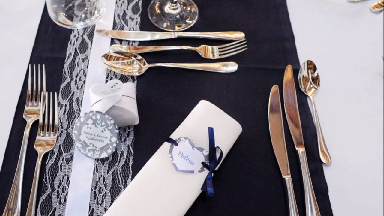 Décoration de mariage sur le thème lyberty en bleu marine et blanc