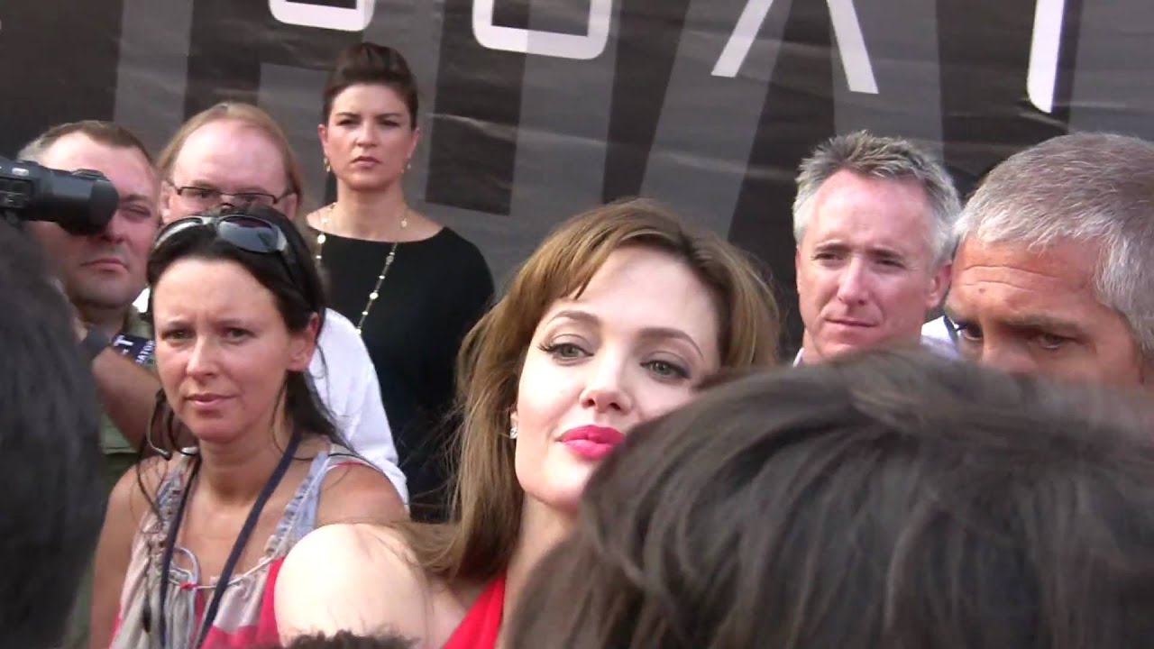 Angelina Jolie SALT Premiere Moscow Russia red carpet (Анжела, Анжел...) HD