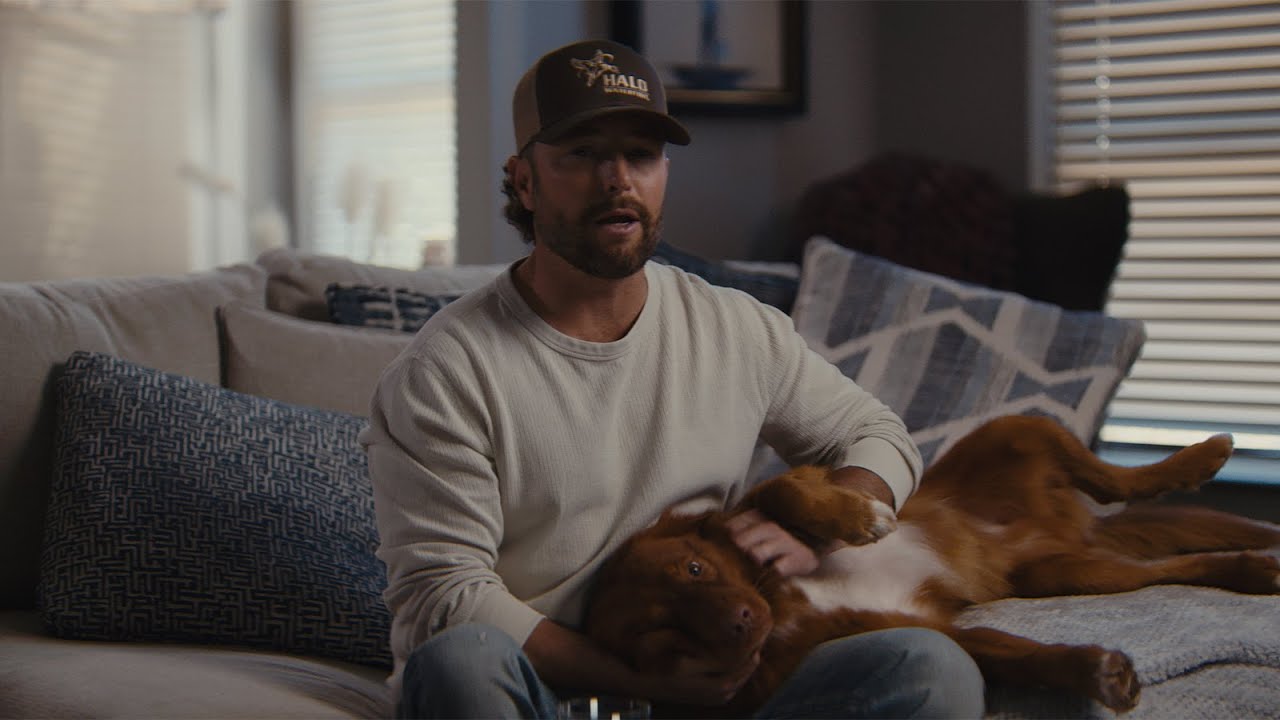 Chris Lane - What Am I Supposed To Tell The Dog (Official Video)