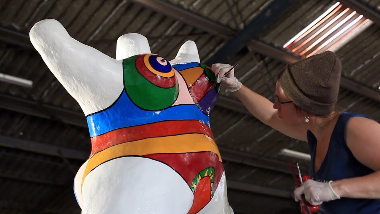 La restauration de la fontaine de Niki de Saint Phalle à La Petite Escalère