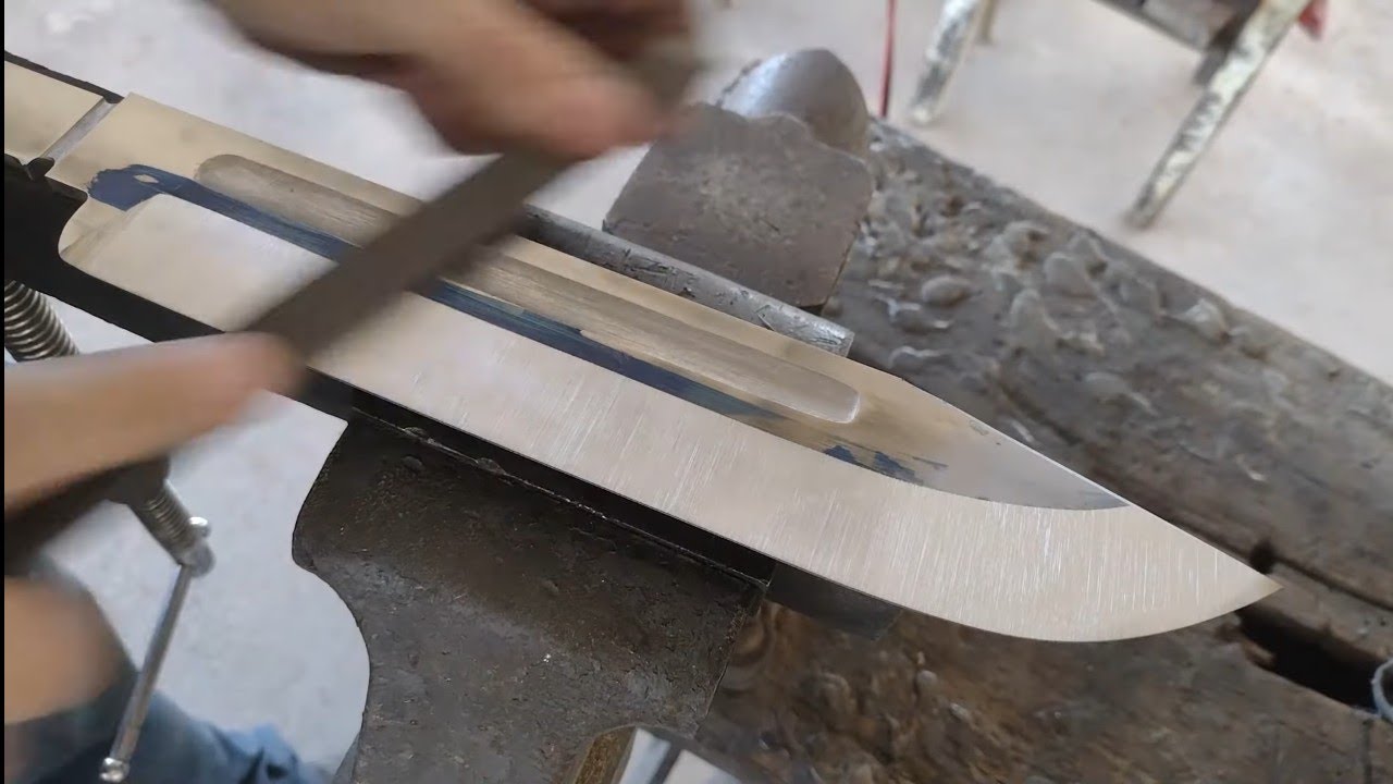FACA BOWIE estilo RANDAL - DESBASTE COMPLETO