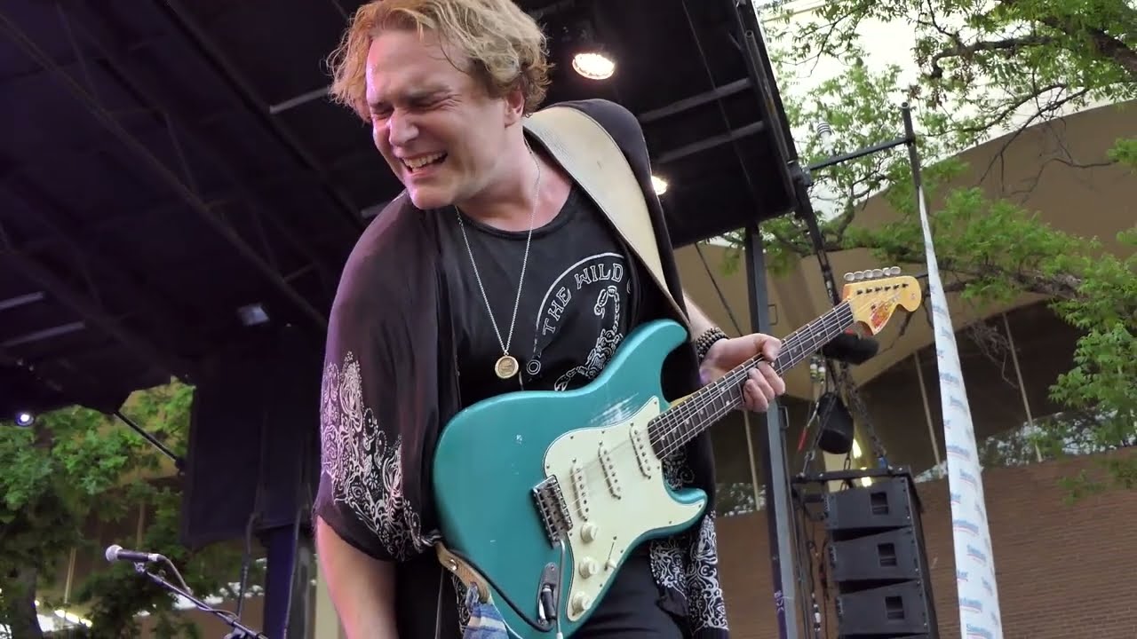 Philip Sayce - Standin' Around Cryin'/Aberystwyth - 4/30/22 Dallas International Guitar Festival