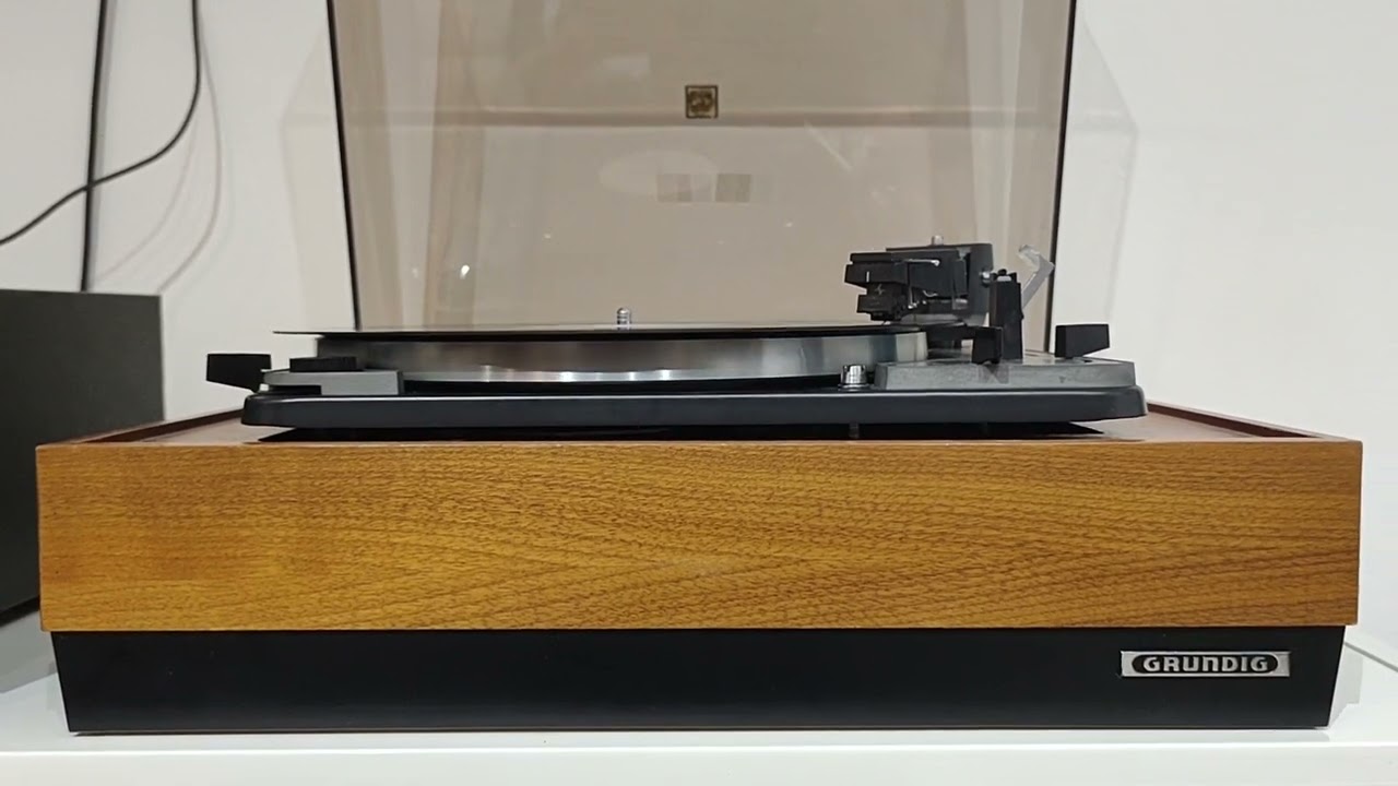 Dual 1019 full automatic Turntable - 1965