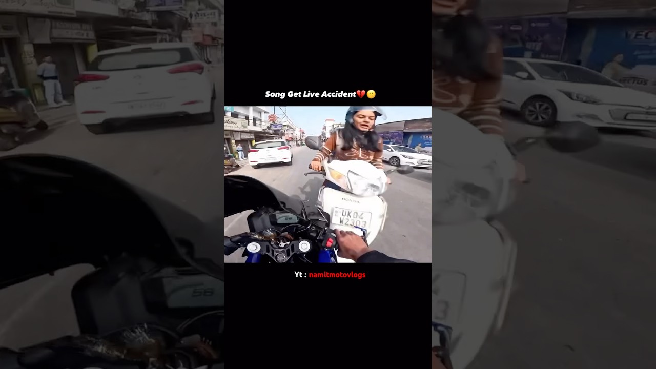 Btao Kiski galti thi ? 😨 #accident #crash #bikecrashing #r15 #r15v4 #r15m #honda #yamaha #zx10r