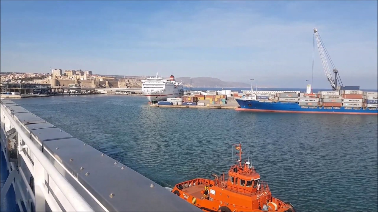 salida desde el nissos del puerto de Melilla