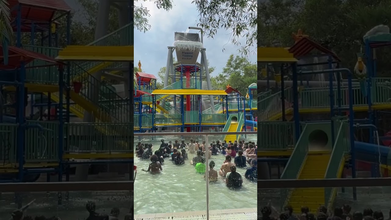 The World&rsquo;s Biggest Tipping Bucket at Escape Penang, Malaysia!