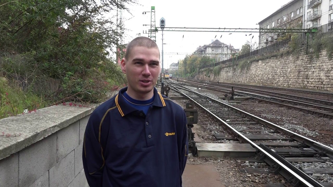 V&aacute;lt&oacute;kezelő munkak&ouml;r