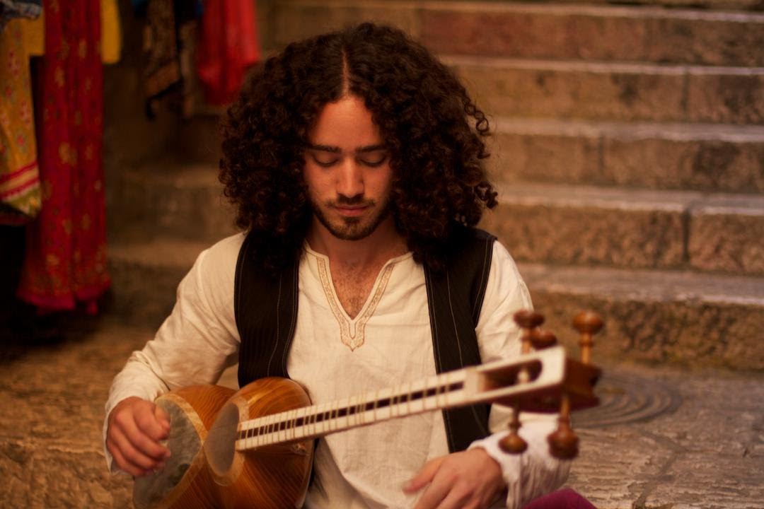 Yaron Cherniak's Brilliant Tar Improvisation in Jerusalem. Gotta Listen to this!!!