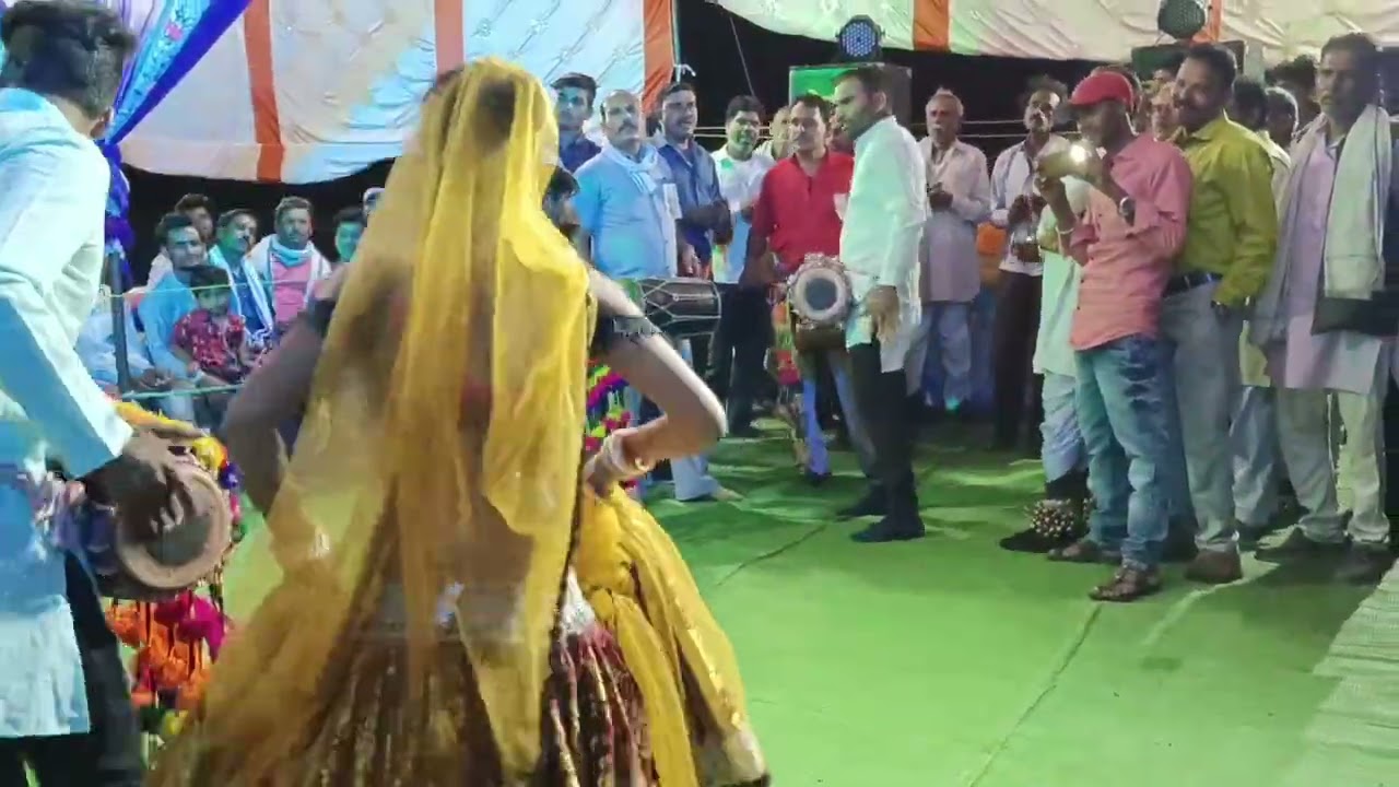 कुलदीप सिंह कि बुंदेली खड़ी राई सब्सक्राइब करो और कमेंट करो सभी जान👏