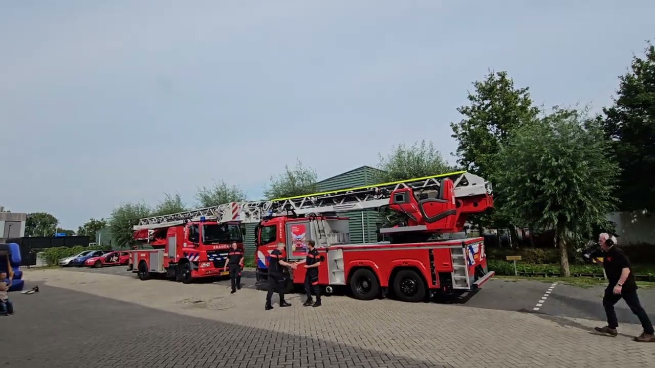 25-09-06 Officiële overdracht van de nieuwe AL 16-3452 van/voor brandweer Bergambacht - deel 2