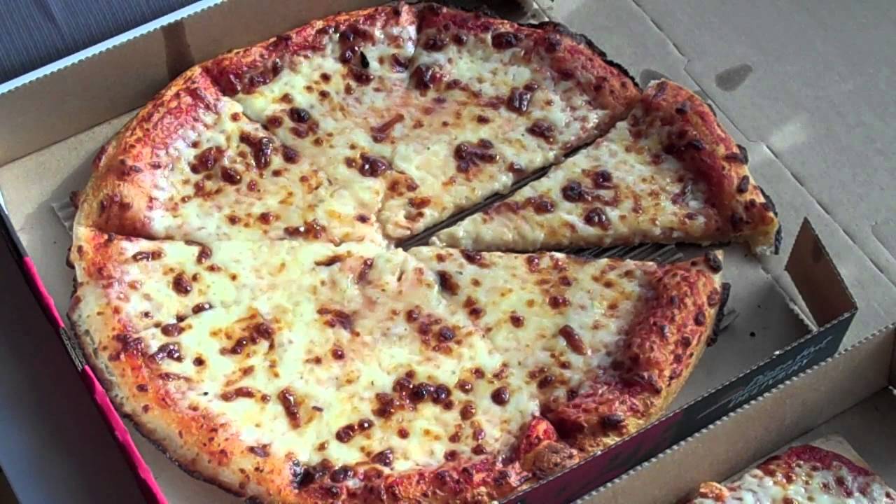 Pizza Hut Gluten Free Pizza Review - A Must Watch!