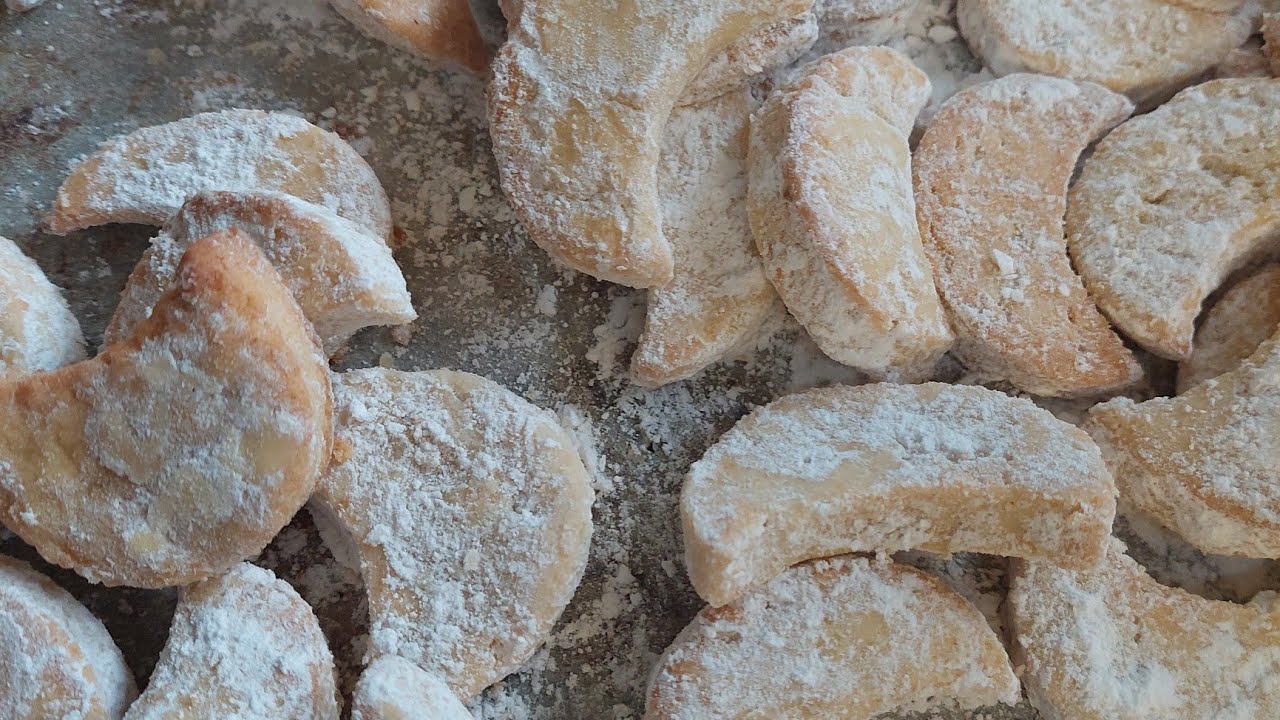 Meias Luas(biscoitos com amêndoas)